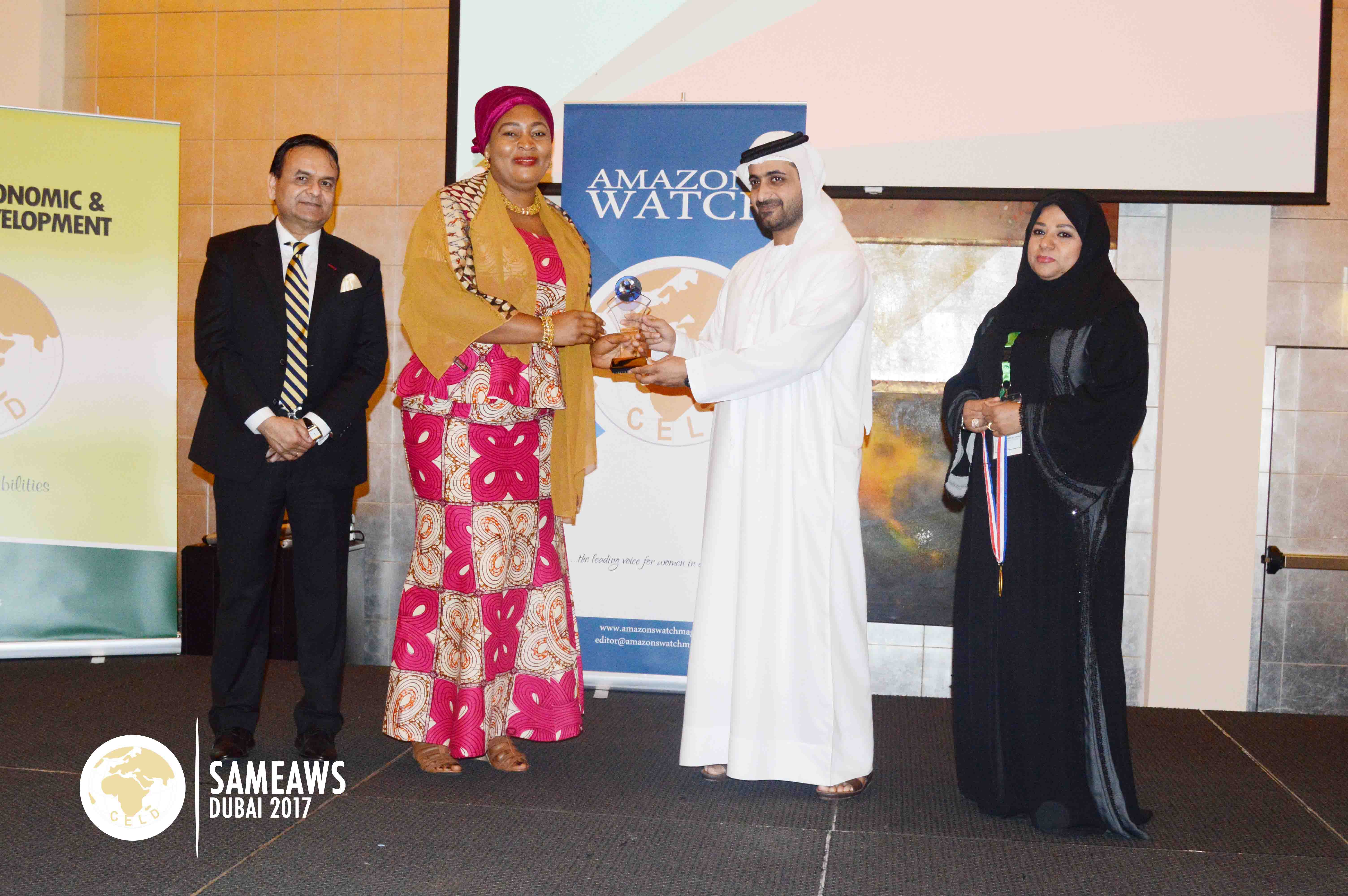 Abibata Shanni Mahama Zakari (Deputy CEO, MASLOC Ghana) recieving CELD's Global Female Inspirational Leadership Award during SAMEAWS 2017